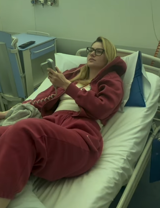 Hrvatska influenserka Mona Halar u bolnici (5).png