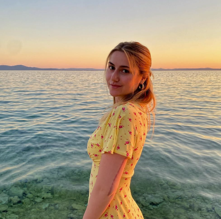 Hrvatska influenserka Mona Halar  (3).png