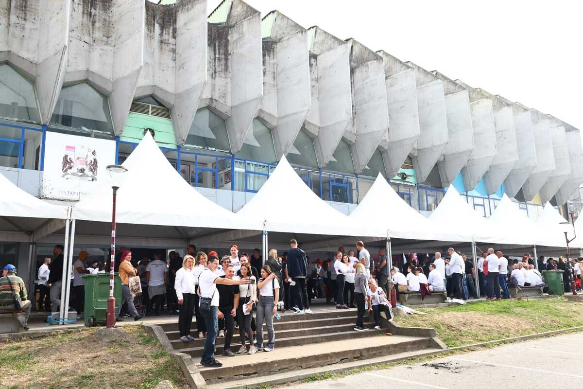 Aleksandar Vučić Kragujevac SNS miting (1).jpeg
