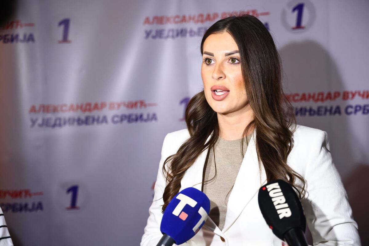 SNS Miting Kragujevac Funkcioneri (5).jpeg