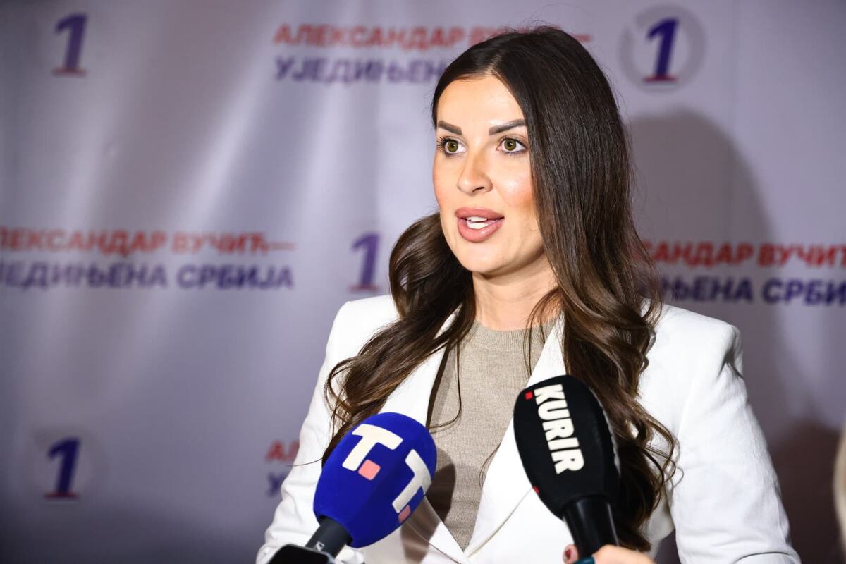 SNS Miting Kragujevac Funkcioneri (5).jpeg