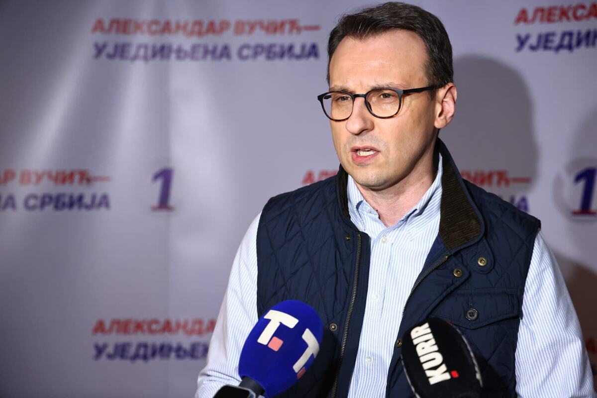 SNS Miting Kragujevac Funkcioneri (5).jpeg