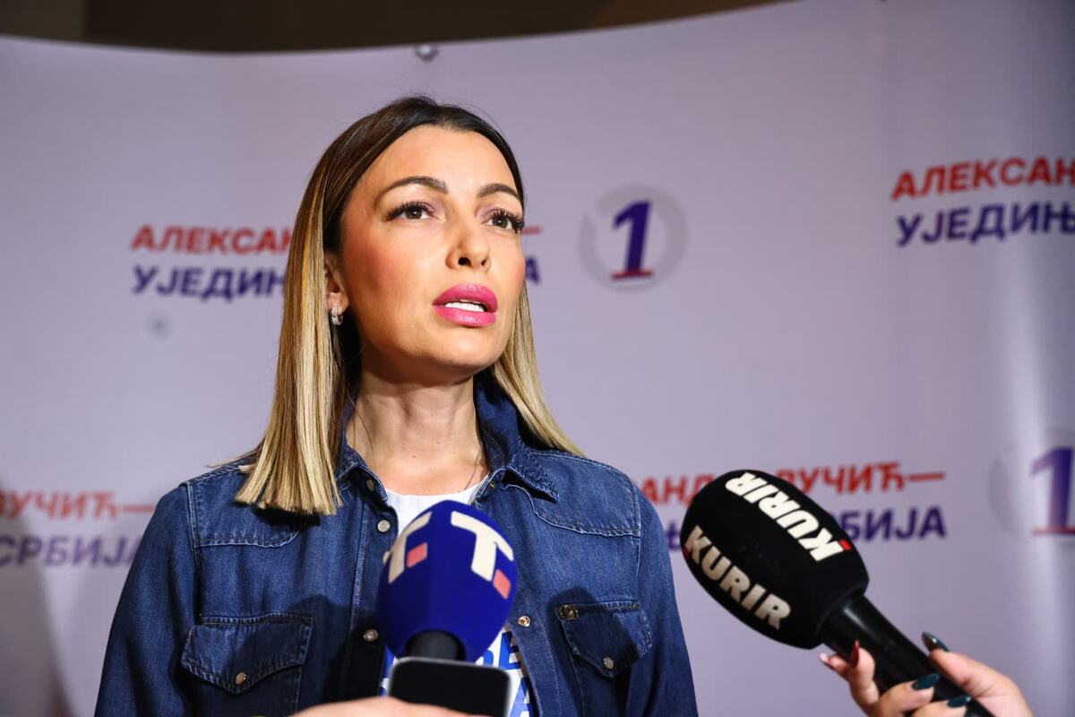 SNS Miting Kragujevac Funkcioneri (5).jpeg