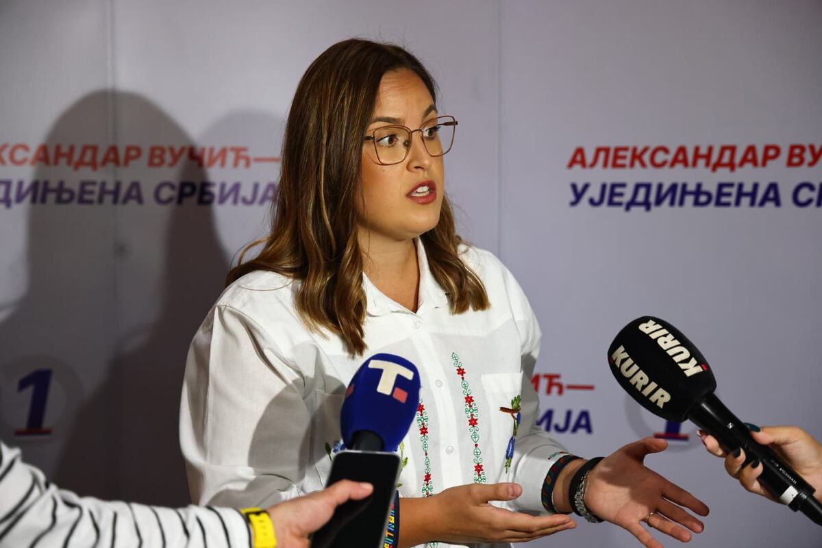 SNS Miting Kragujevac Funkcioneri (5).jpeg