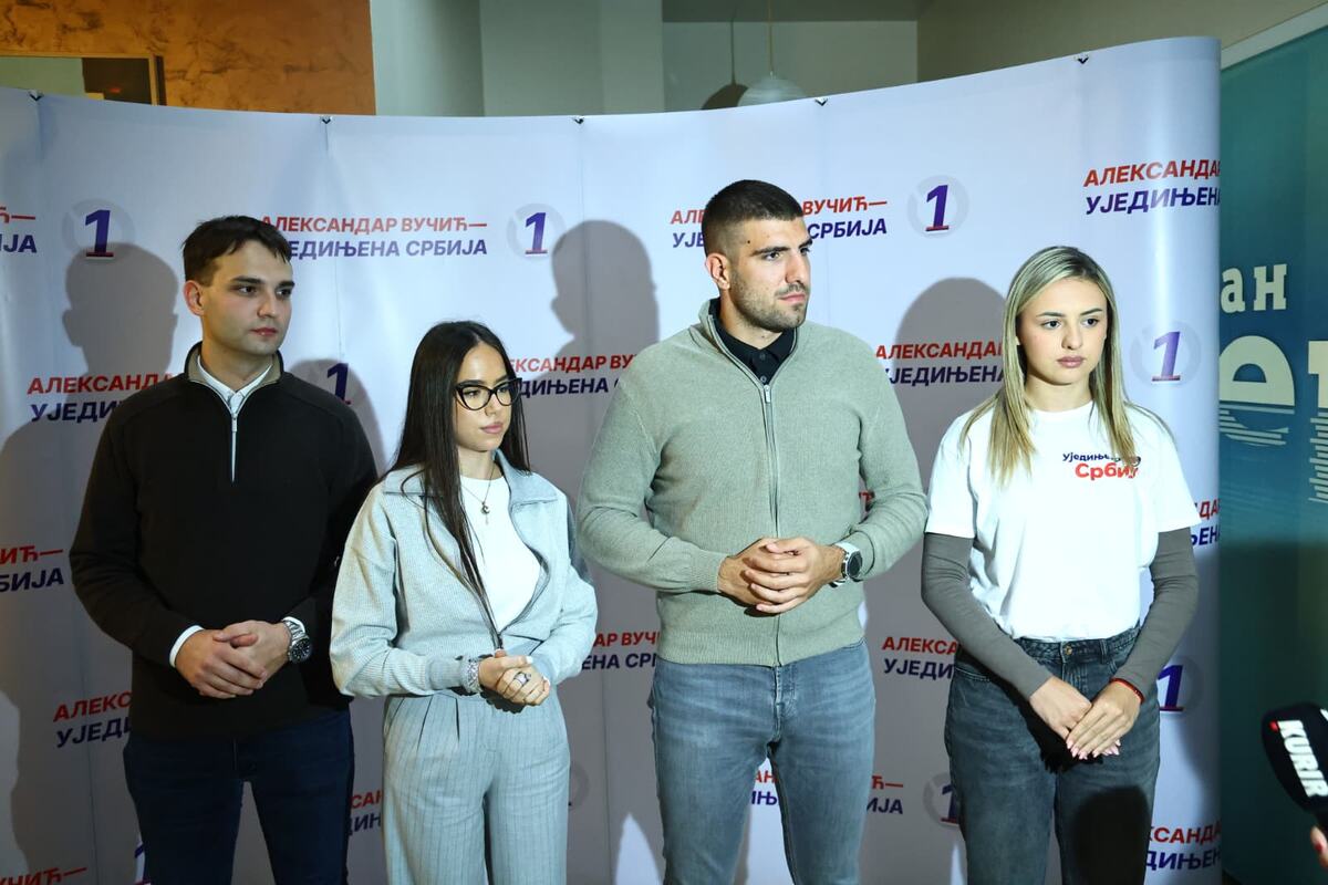 SNS Miting Kragujevac Funkcioneri (5).jpeg