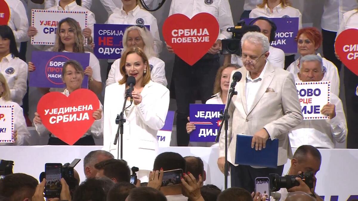 SNS Miting Kragujevac Aleksandar Vučić Ujedinjena Srbija (8).jpg