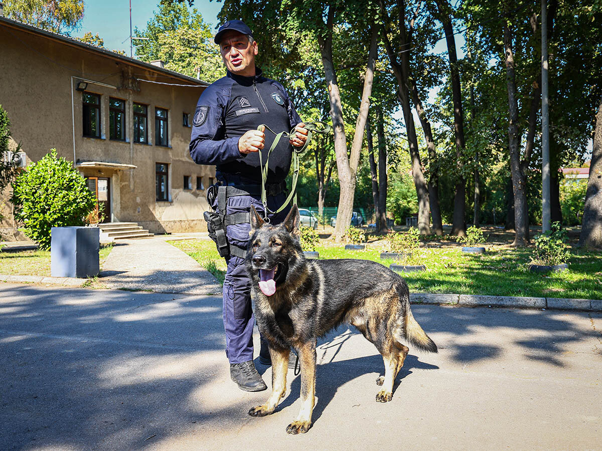 Aki Maki, Vladan Kovačević, policijska brigada (1).jpg