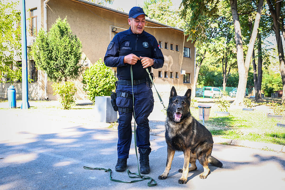 Aki Maki, Vladan Kovačević, policijska brigada (1).jpg