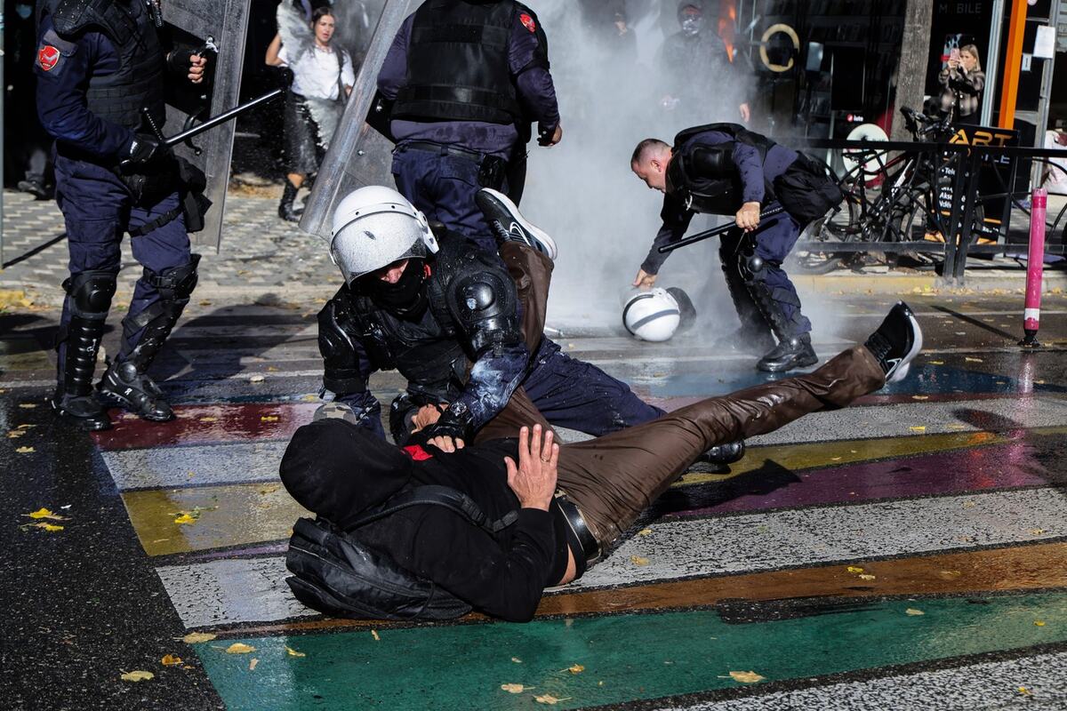 Tirana protesti neredi (4).jpg
