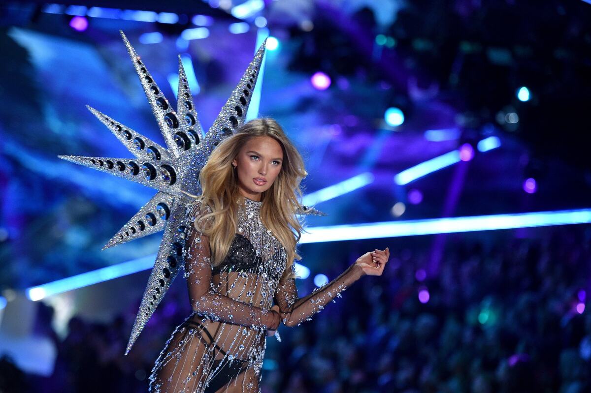 Romi Strajd bila je Victoria's Secret anđeo od 2014. do 2018. godine