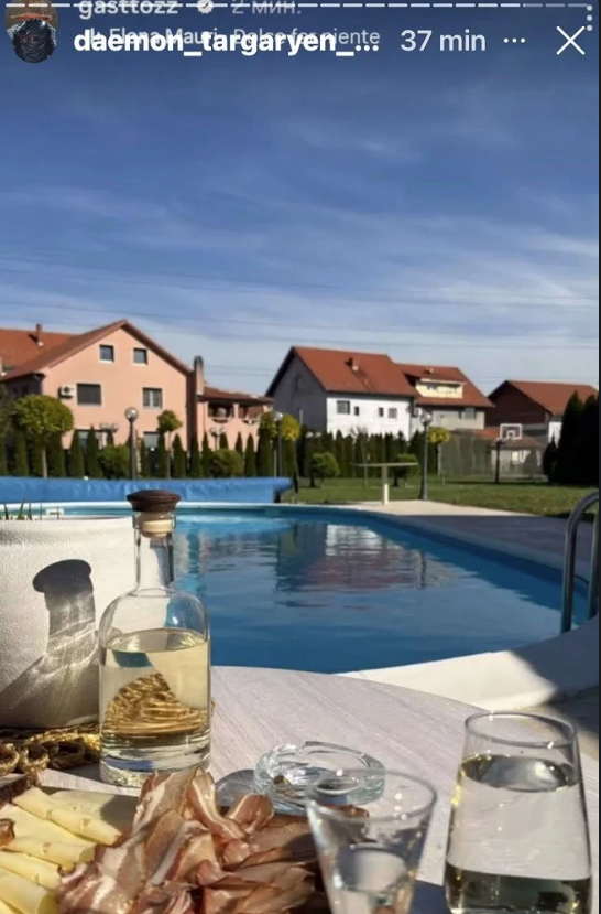 GASTOZ SE IZBLAMIRAO KAO NIKADA PRE! Fotošopirao dvorište, odmah ga svi provalili