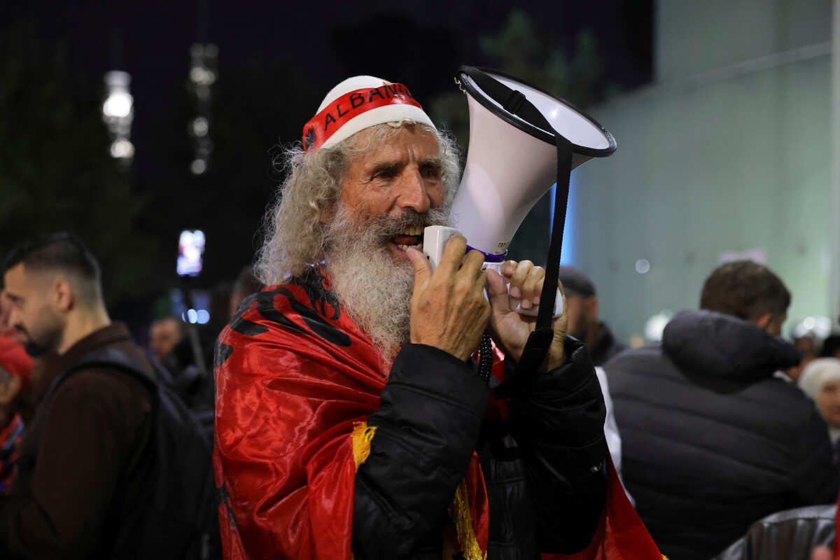 Tirana (2).jpg