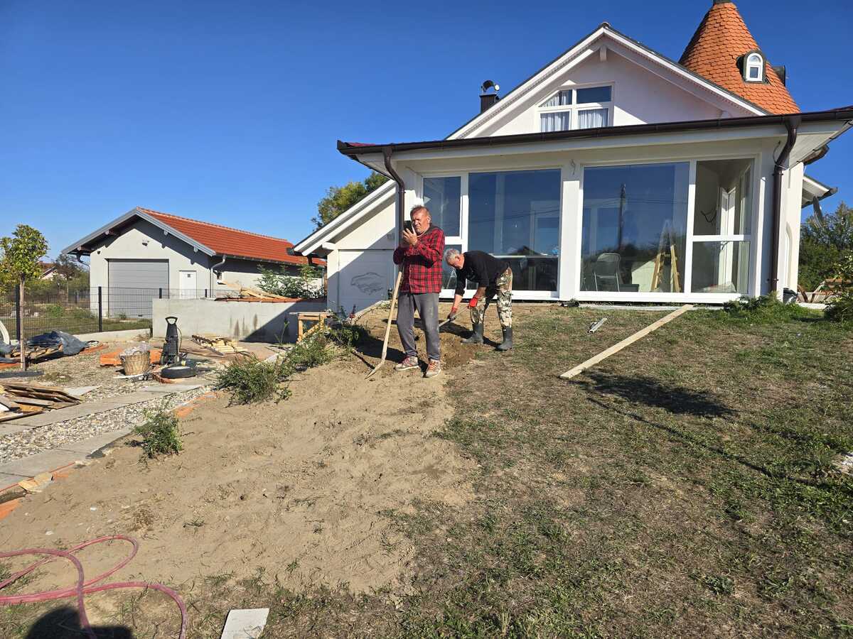 PROŠIRENJE! Miloš Bojanić dozidao kuću u rodnom selu, a sad pravi veliku fontanu u dvorištu