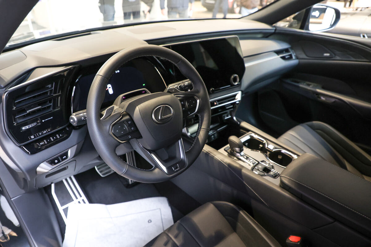 LEXUS