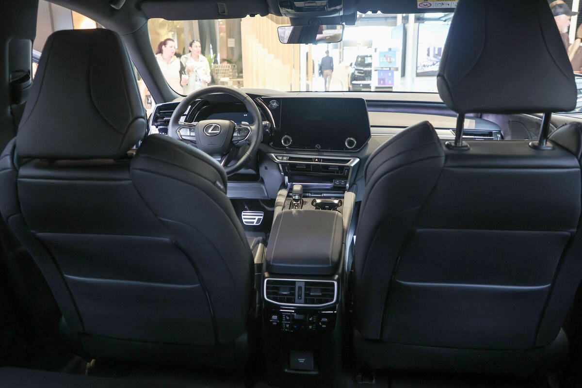 LEXUS