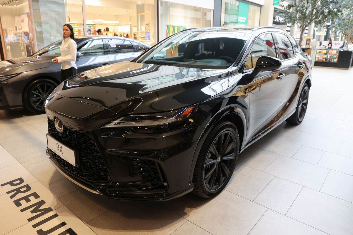 LEXUS