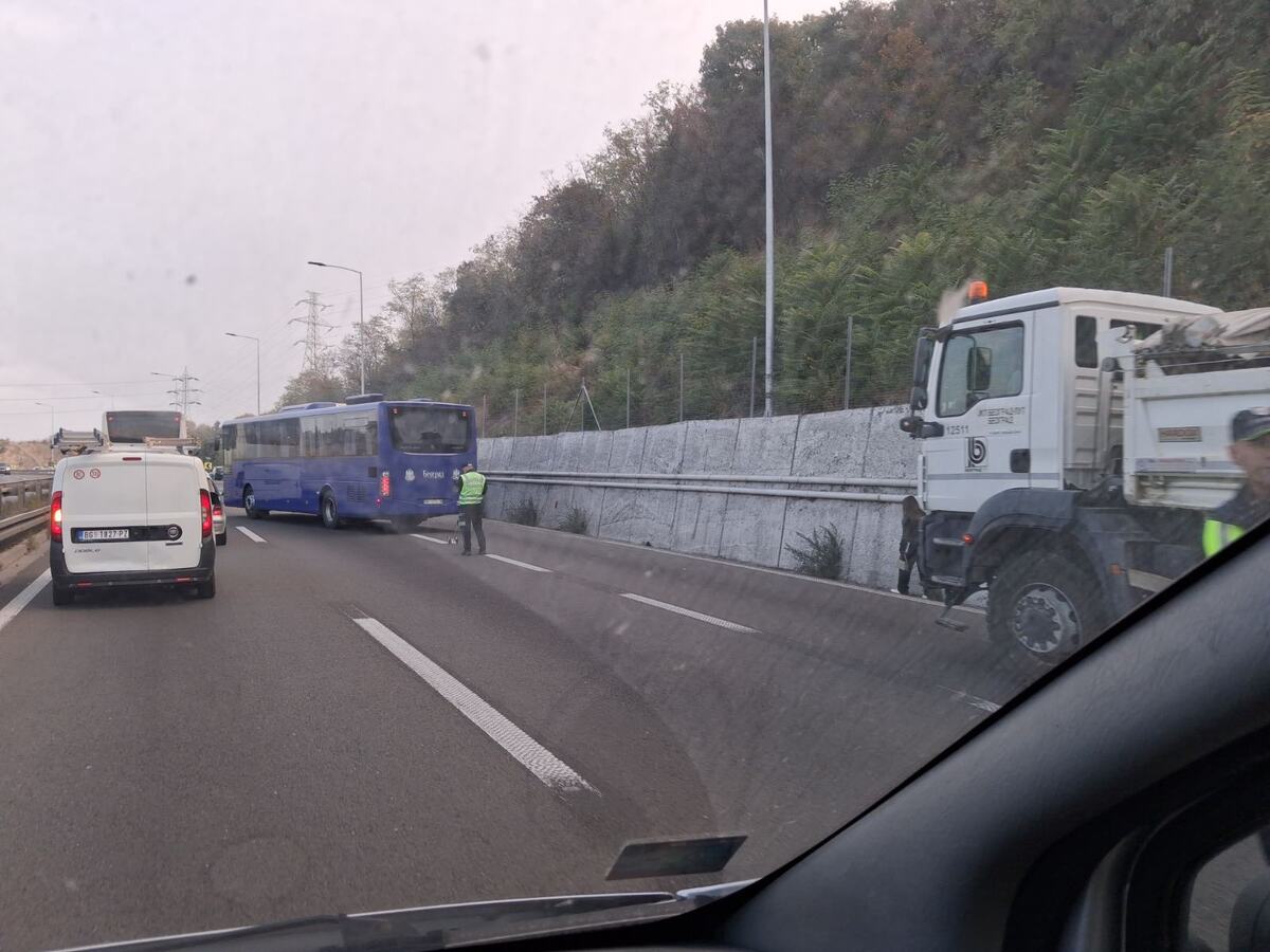 Bubanj potok, autobus (2).JPG