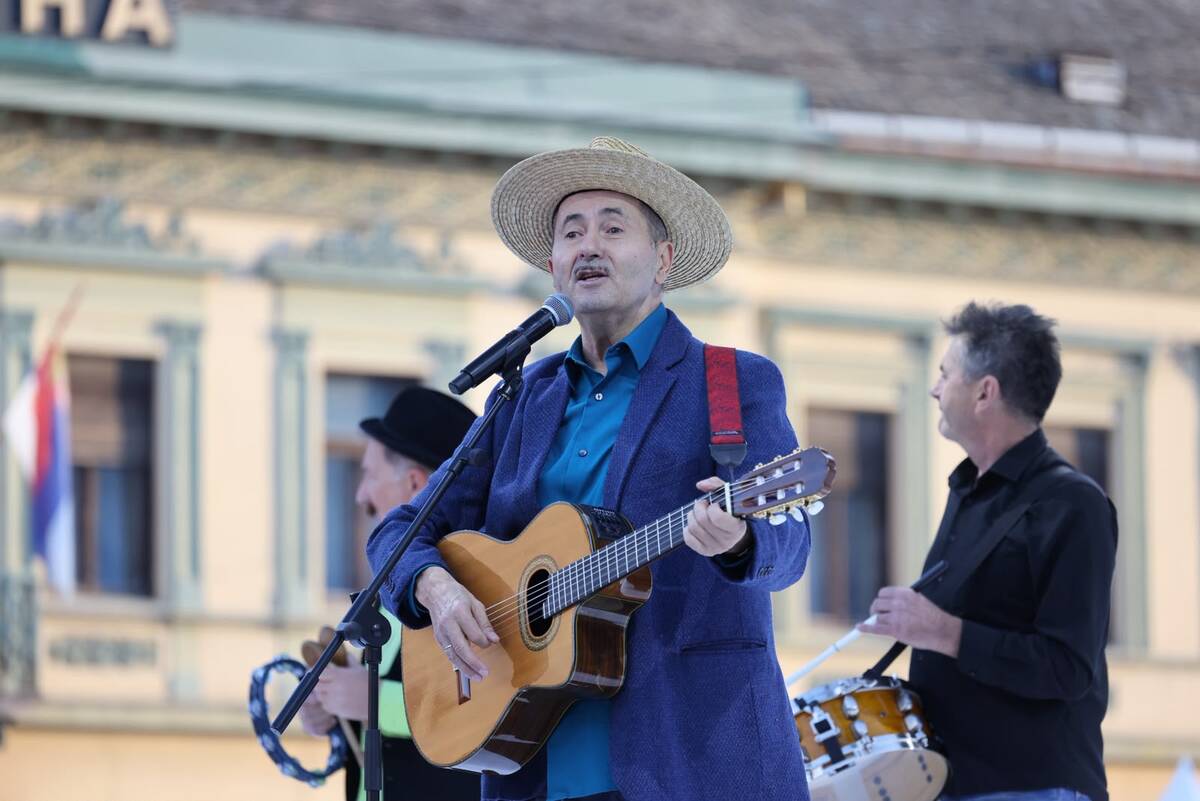 Skup SNS Novi Sad Aleksandar Vučić