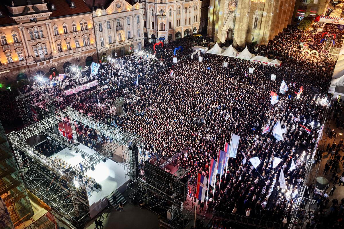 Skup SNS Novi Sad Aleksandar Vučić
