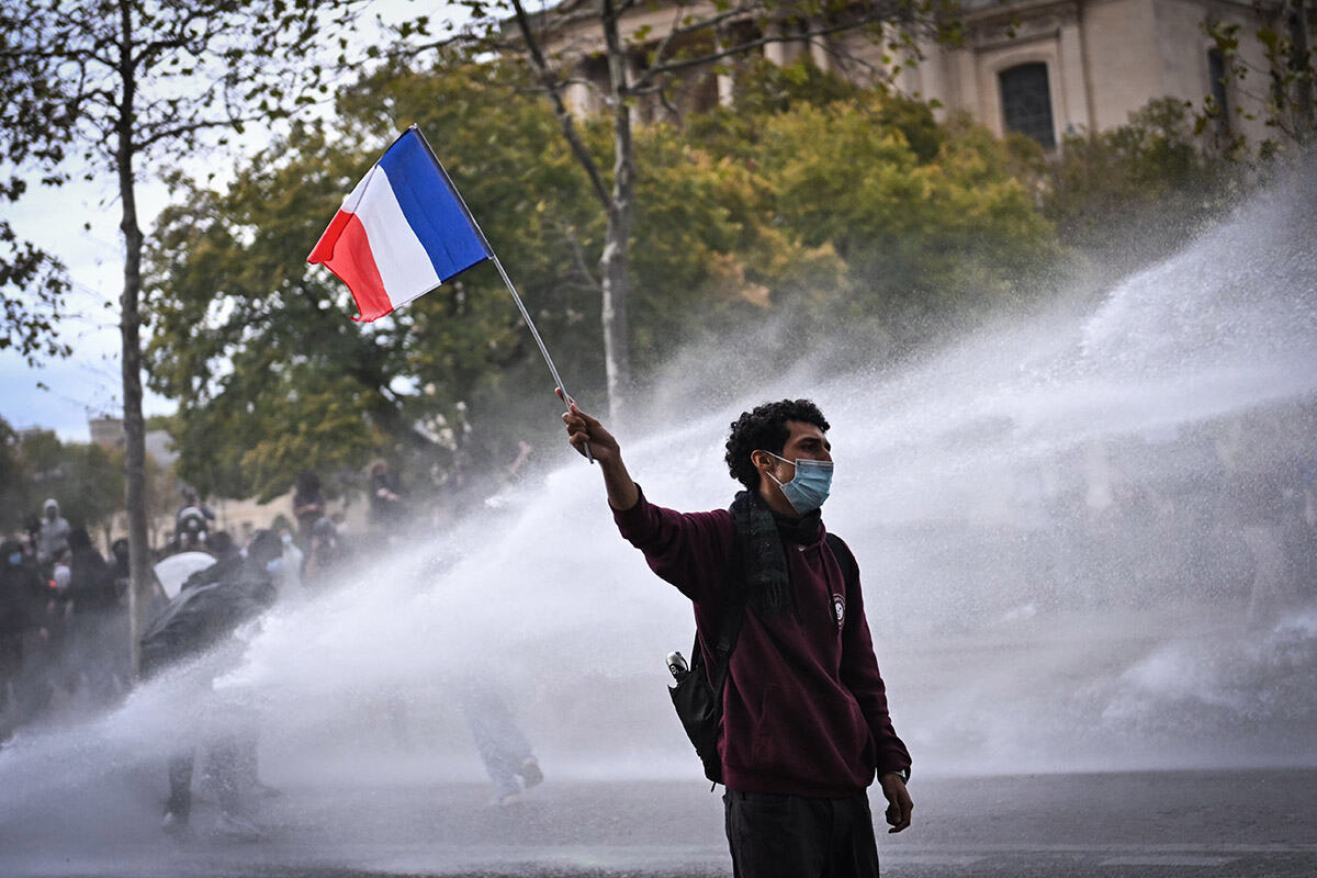 Francuska neredi protesti