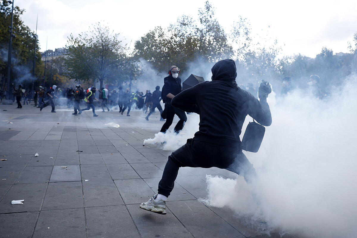 Francuska neredi protesti