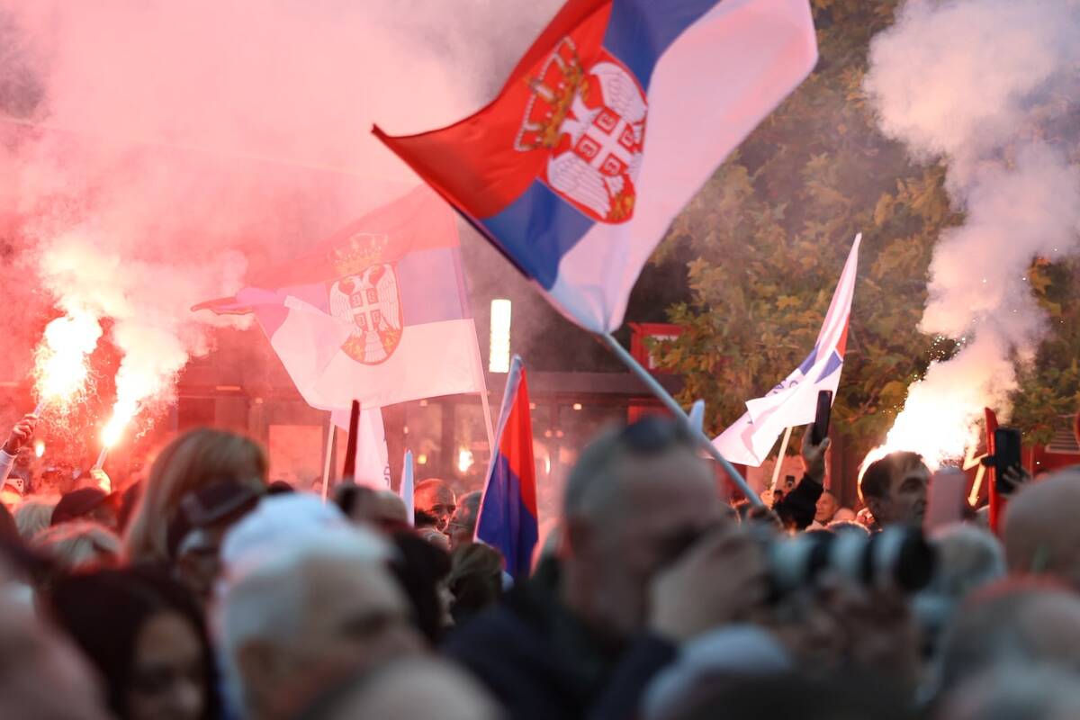 Aleksandar Vučić 

Ujedinjena Srbija Kruševac SNS skup