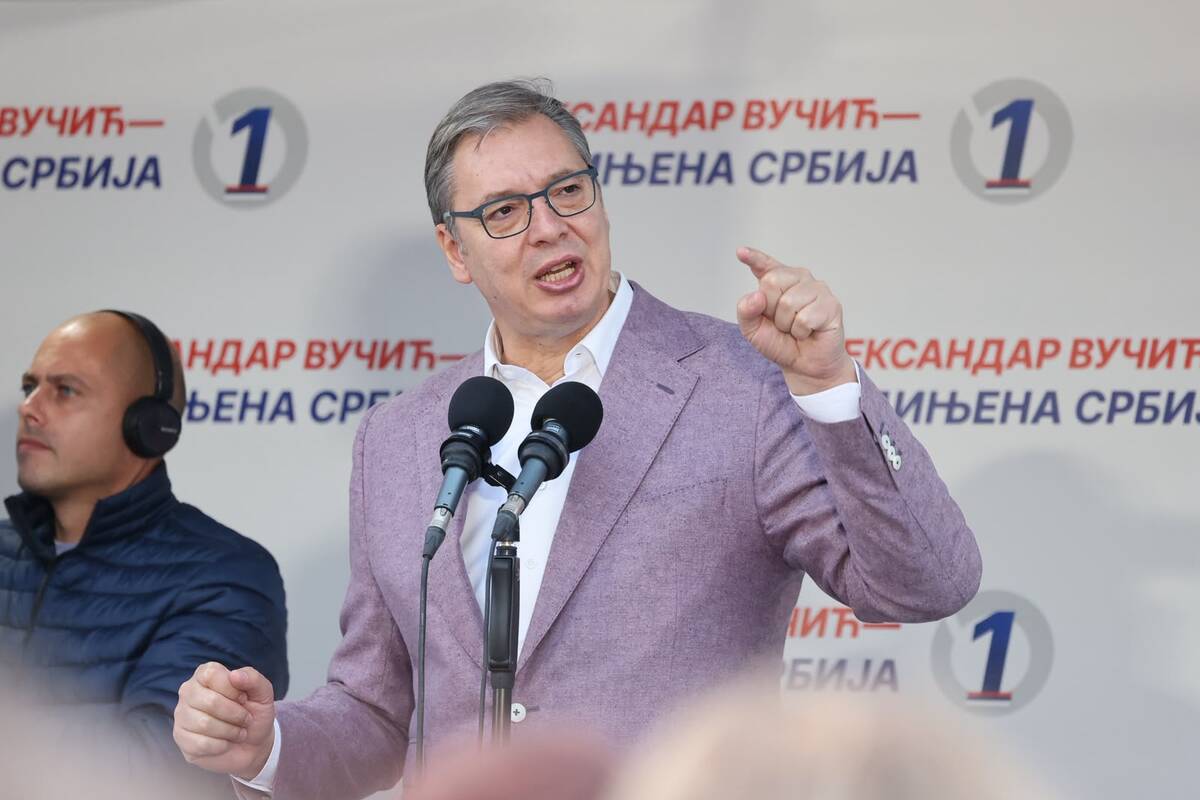 Aleksandar Vučić 

Ujedinjena Srbija Kruševac SNS skup
