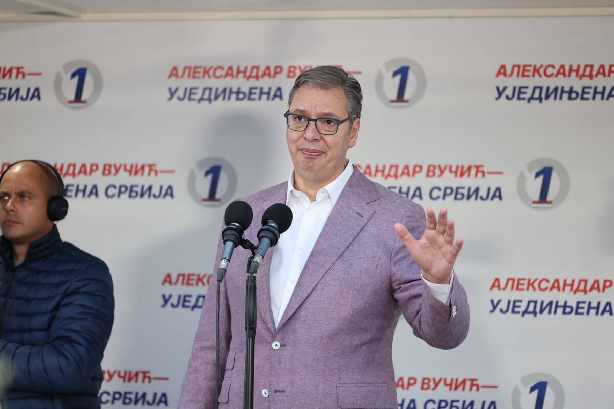 Aleksandar Vučić 

Ujedinjena Srbija Kruševac SNS skup