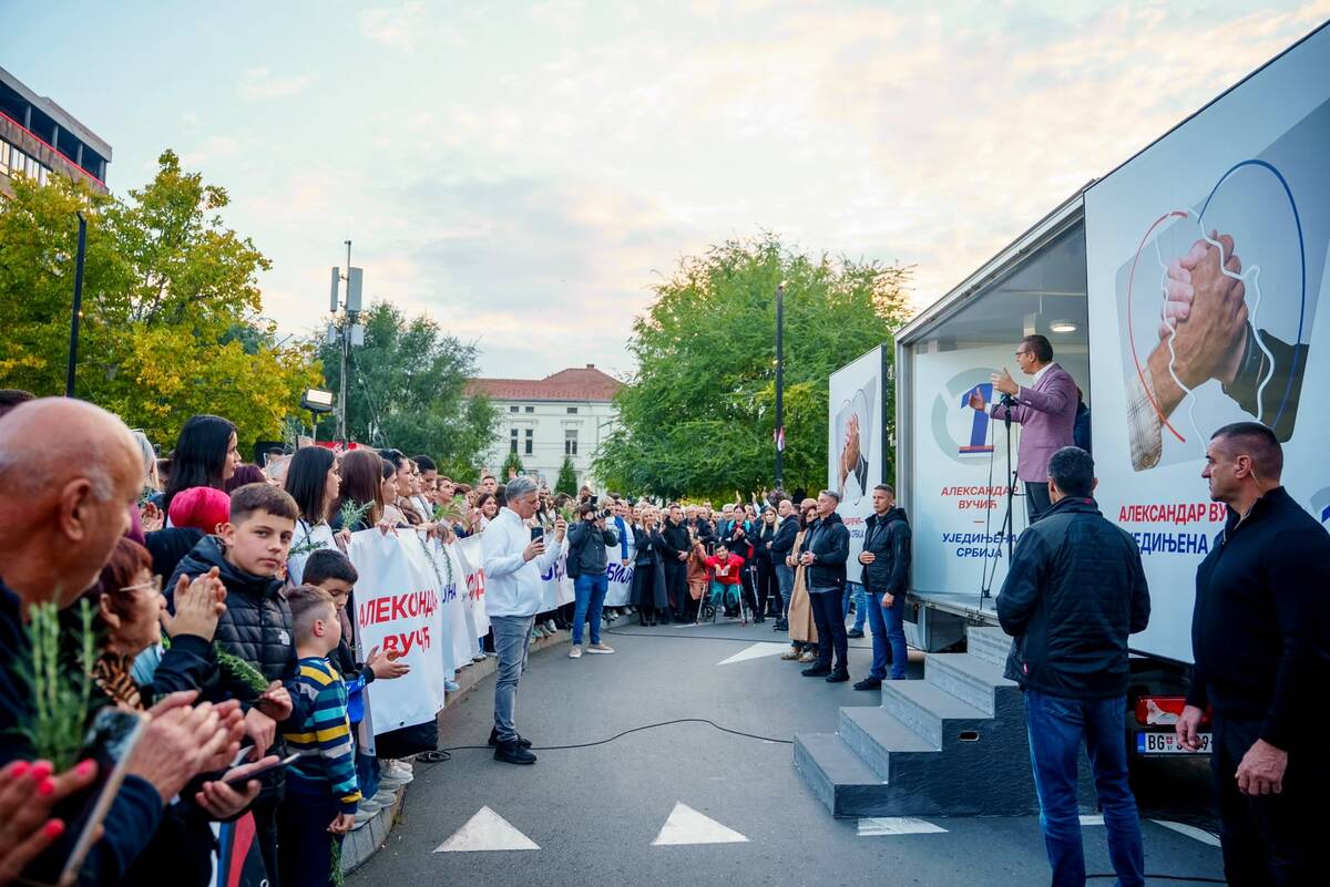 Aleksandar Vučić   Ujedinjena Srbija Kruševac SNS skup