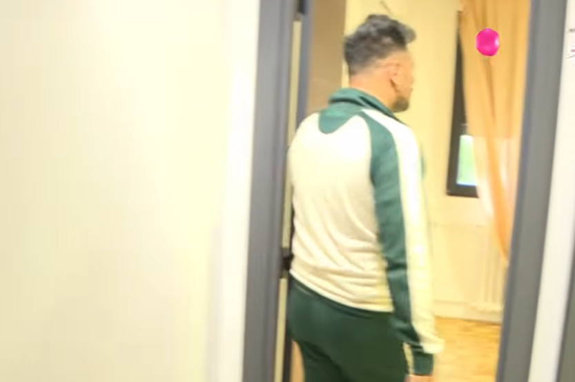 DAO 200.000 EVRA ZA STAN, A U FRIŽIDERU IMA SAMO VIRŠLE I PIĆE! Bora Santana pokazao novu gajbu: Živim momački život (FOTO, VIDEO)