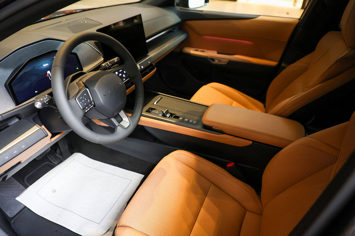 lexus.jpg