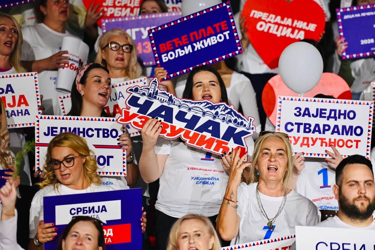 Aleksandar Vučić 

Ujedinjena Srbija Čačak SNS skup hala borac