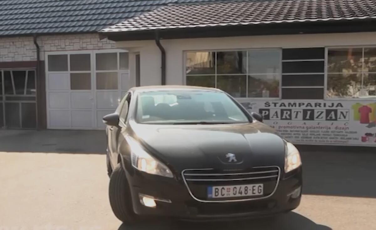 Bogatić poklon auto