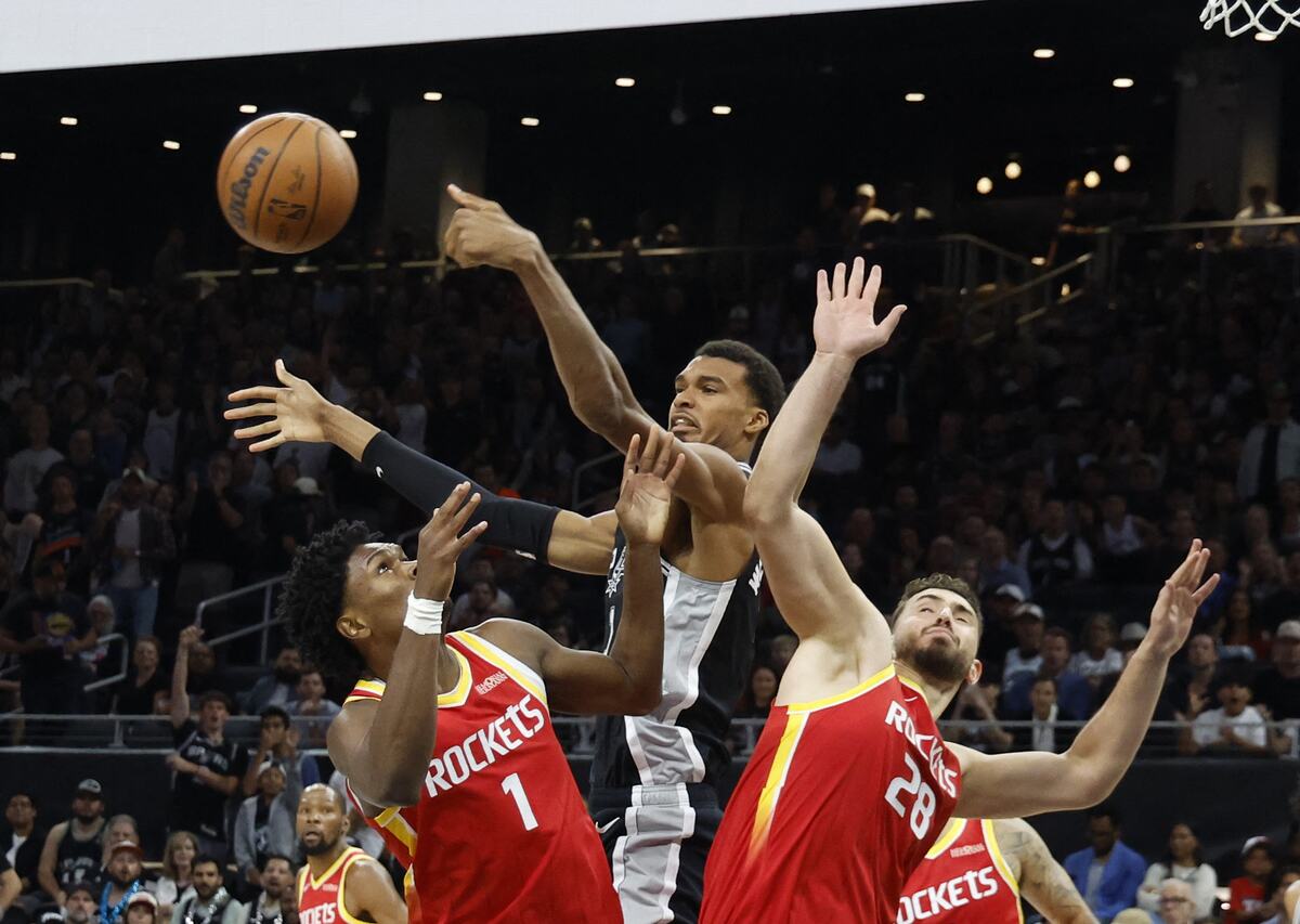 San Antonio Spars - Hjuston Rokets Viktor Vembanjama