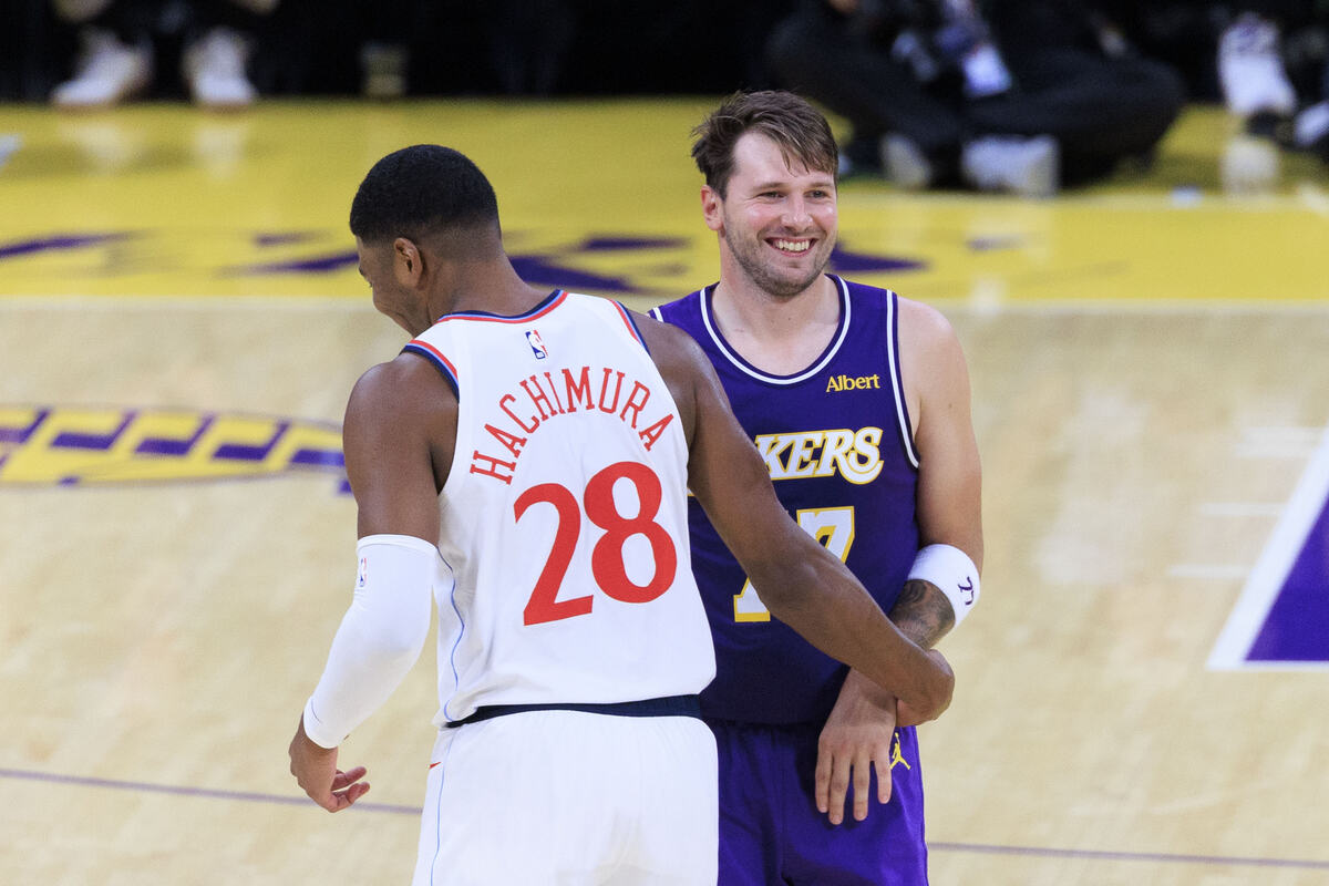 Luka Dončić na meču Los Anđeles Lejkers - Los Anđeles Klipers