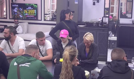 "SVI ZNAMO DA SI BLAM I ŠTA SI RADILA U IZOLACIJI" Haos u Eliti, Dača udario na Anđelu: Ona mu nije ostala dužna (VIDEO)