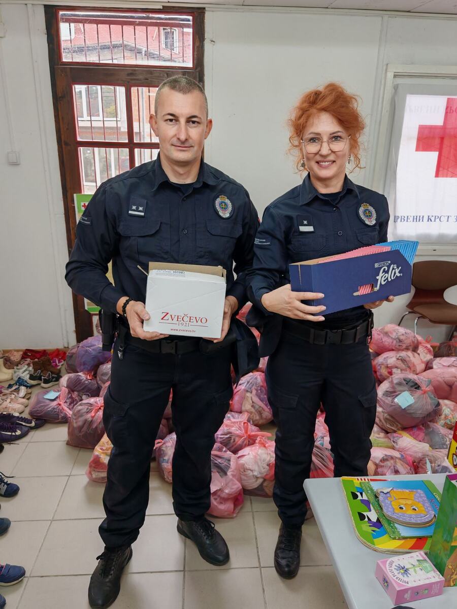 FOTO UIKS, pomoć Crvenog krsta i uprave Okružnog zatvora u Zaječaru za korisnike narodne kuhinje.jpg