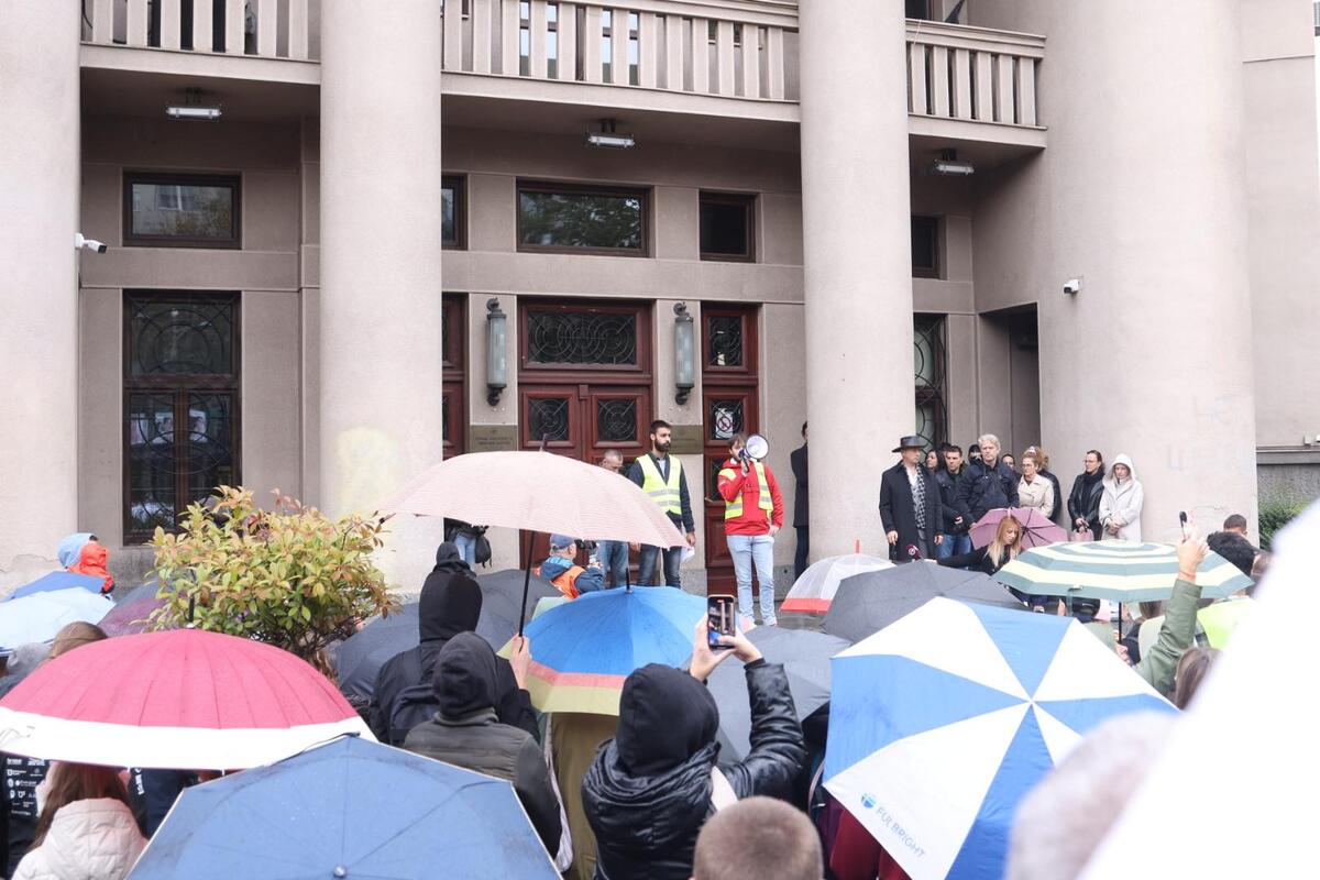 Pravni fakultet studenti 16 minuta tišine