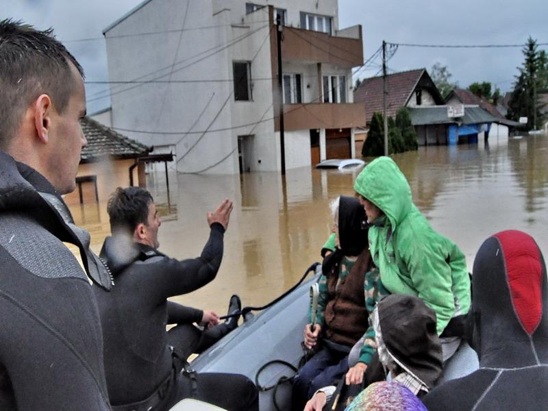 vatrogasci-spasioci-spasavanje-poplave-obrenovac.jpg