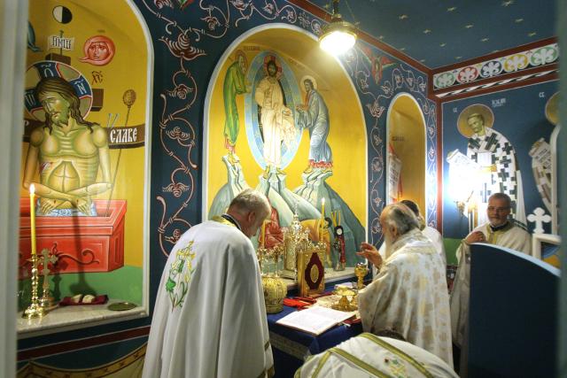 kapela-okruzni-zatvor-osvestenje-patrijarh-irinej.jpg