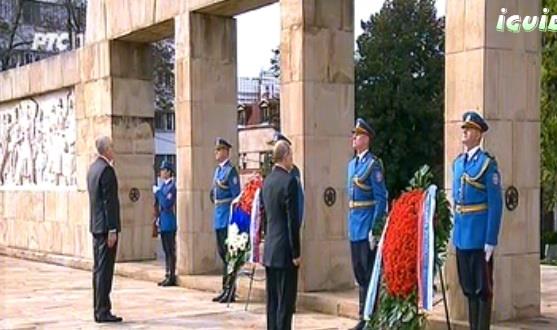 putin-poseta-groblje.jpg