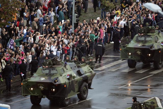 vojna-parada.jpg