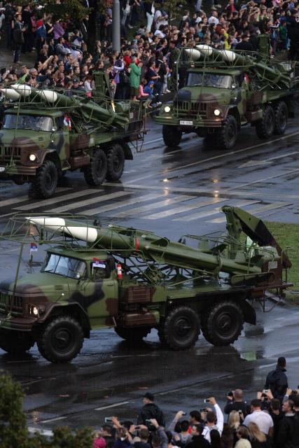 vojna-parada.jpg