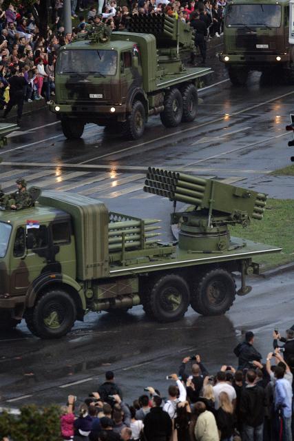 vojna-parada.jpg