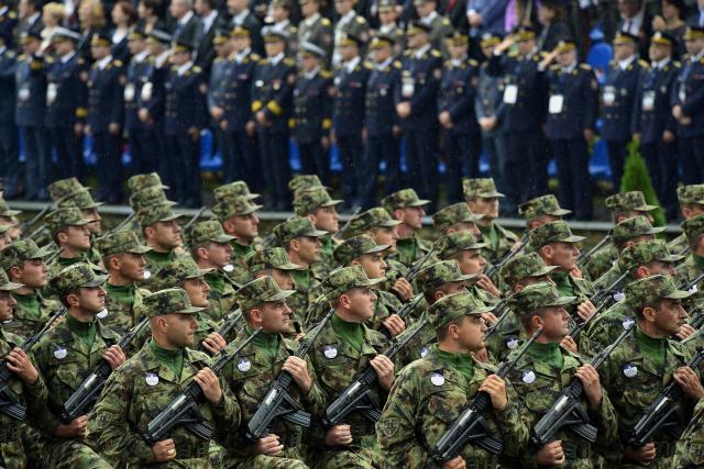 vojna-parada.jpg