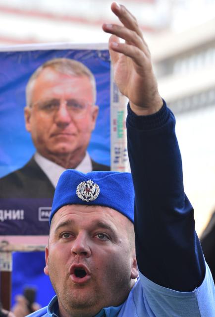 vojsilav-seselj-miting-trg-republike-srs.jpg