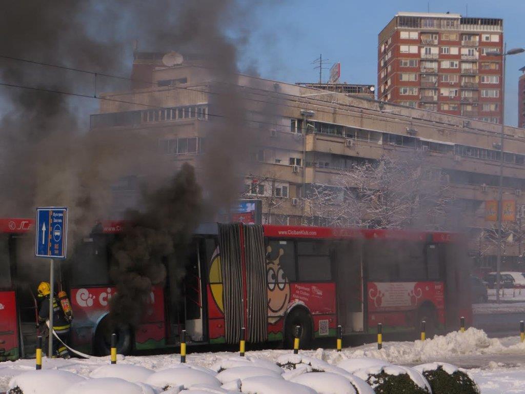 autobus-95-goreo-zapalio-se-autobus.jpg
