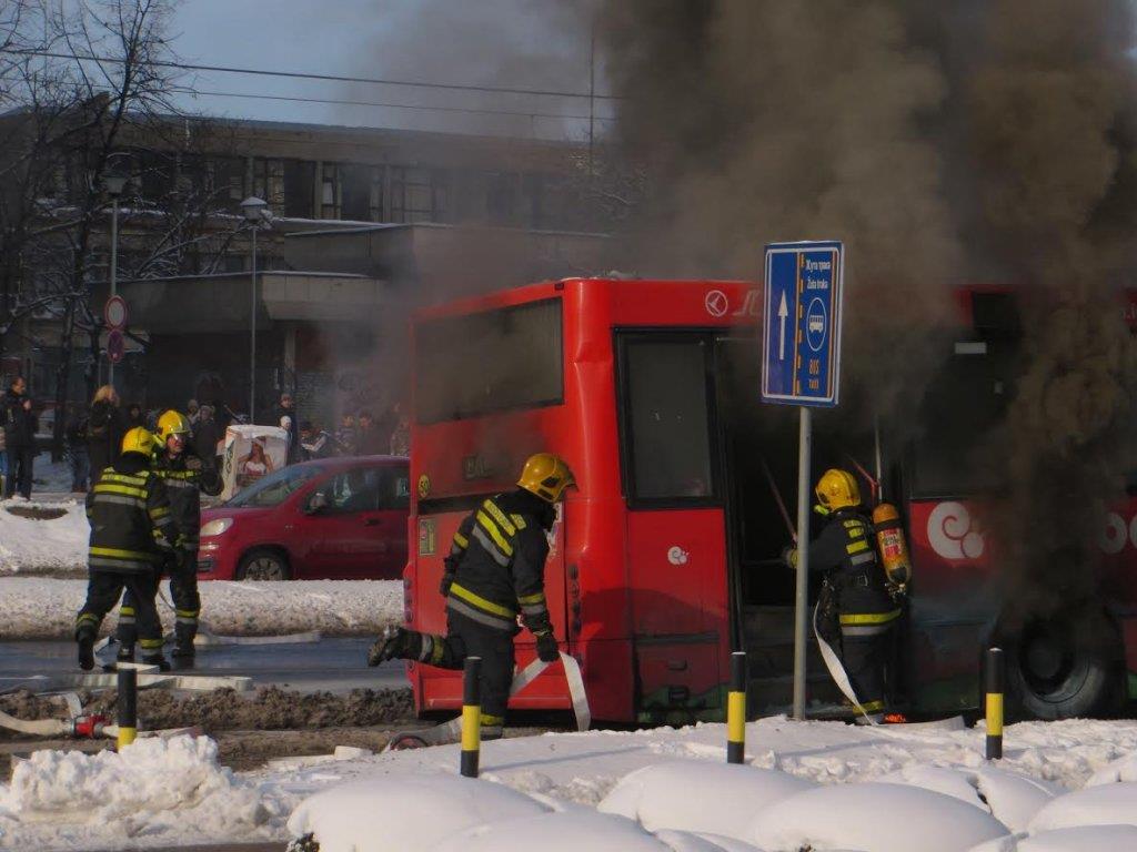 autobus-95-goreo-zapalio-se-autobus.jpg