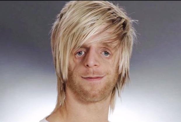 Džono Lankaster krupan kadar lica s preda