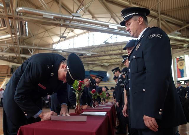 mladi-policajci-pu-novi-sad.jpg